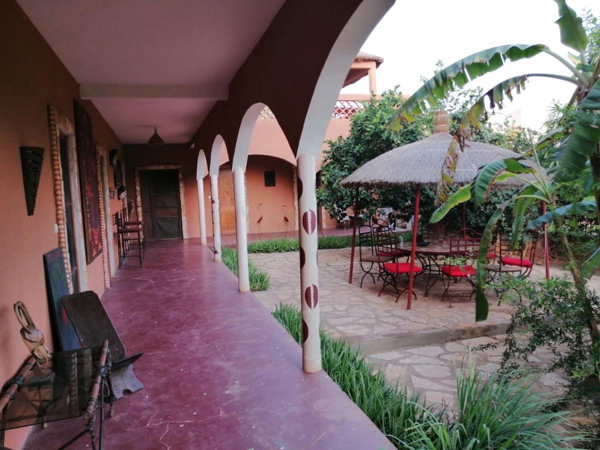 Begue Pokai Hostel Toubab Dialaw Exterior foto