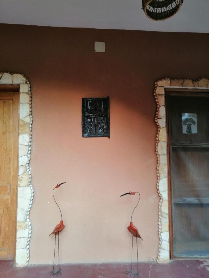 Begue Pokai Hostel Toubab Dialaw Exterior foto