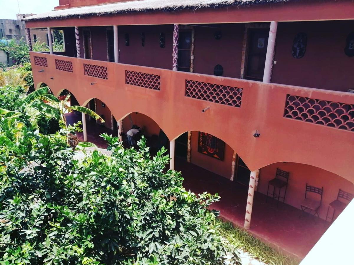 Begue Pokai Hostel Toubab Dialaw Exterior foto