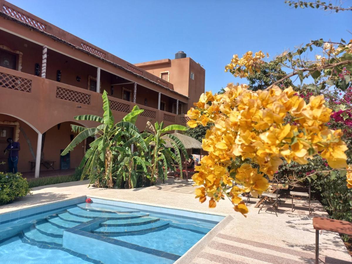 Begue Pokai Hostel Toubab Dialaw Exterior foto