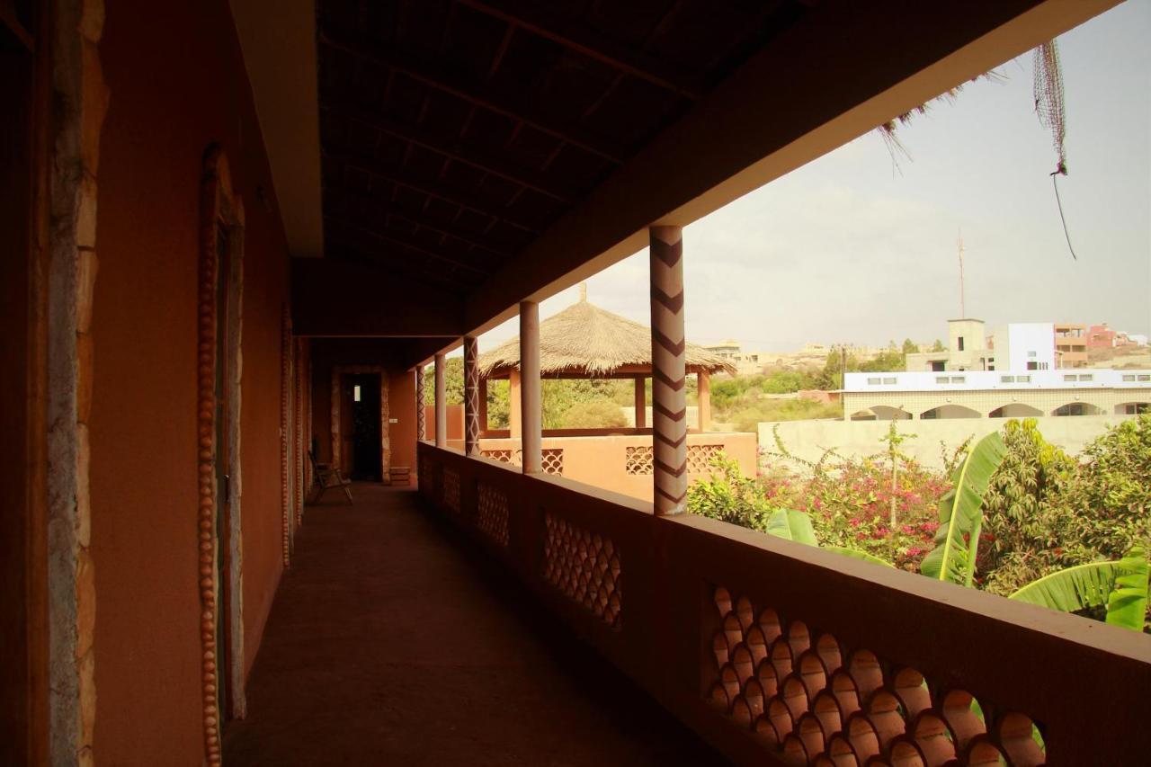 Begue Pokai Hostel Toubab Dialaw Exterior foto