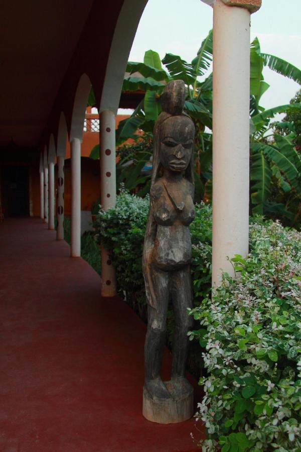 Begue Pokai Hostel Toubab Dialaw Exterior foto